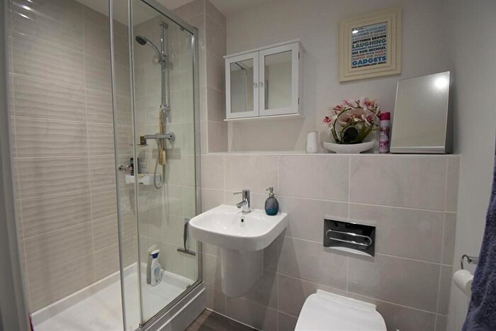 2 Bedroom Apartment To Rent In Beaulieu Place, Hook, RG27