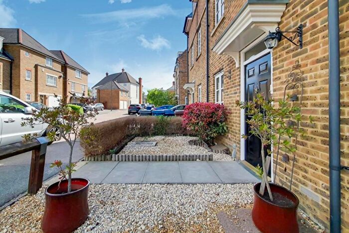 4 Bedroom Semi-Detached House To Rent In Goodhall Close, , Stanmore, HA7