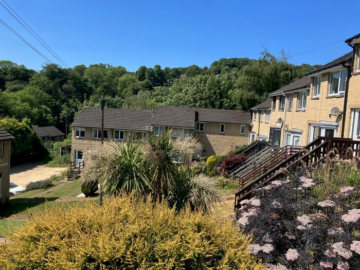 3 Bedroom Semi-Detached House To Rent In Stones Lane, Golcar, Huddersfield, HD7
