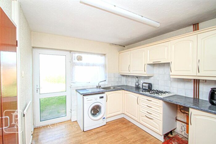 2 Bedroom Bungalow For Sale In Dupont Close, Clacton-on-Sea, Essex, CO16