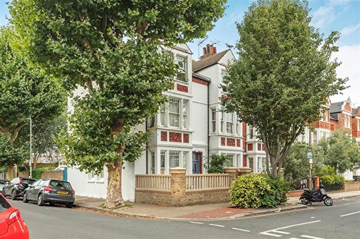 2 Bedroom Flat For Sale In Carmalt Gardens, Putney, SW15