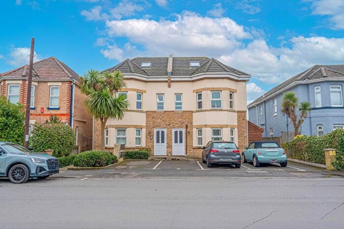 1 Bedroom Apartment For Sale In Woodside Road, Bournemouth, BH5