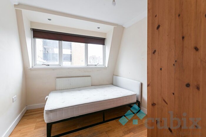 3 Bedroom Flat To Rent In Hendre Road, London, SE1