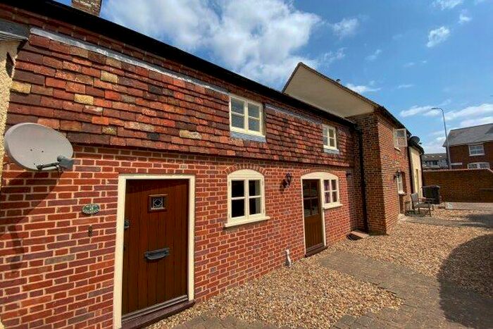 2 Bedroom Property To Rent In Wilton Cottages, Stevenage, SG1