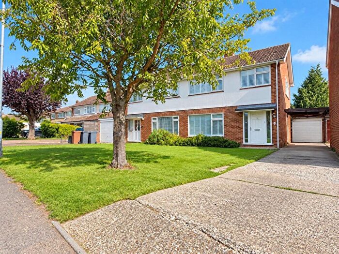 3 Bedroom Semi-Detached House For Sale In Fitzwalter Road, Boreham, Chelmsford, CM3