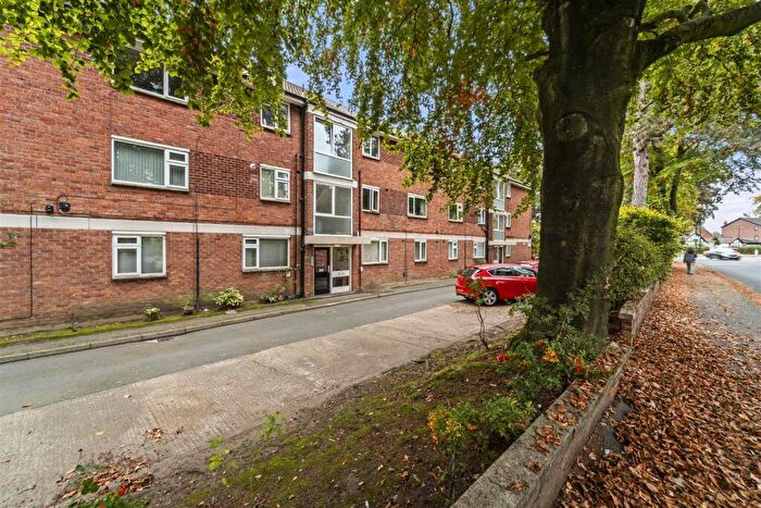 2 Bedroom Apartment For Sale In The Homestead, Ashton Lane, Sale, M33