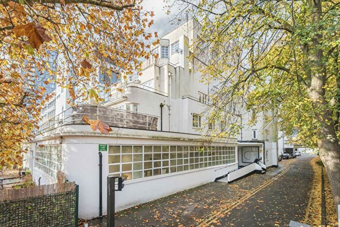 2 Bedroom Flat For Sale In Uxbridge Road, Ealing, W5