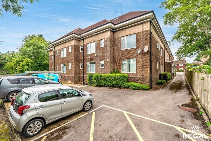 2 Bedroom Apartment For Sale In Claylands Road, Bishops Waltham, SO32