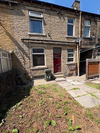 2 Bedroom Terraced House To Rent In Lonsdale Street, Bradford, BD3