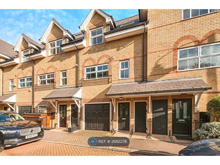 3 Bedroom Terraced House To Rent In Hayes Grove, East Dulwich, SE22