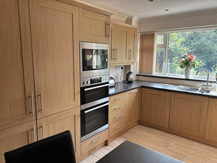 4 Bedroom Detached House For Sale In Canal Side West, Newport, HU15