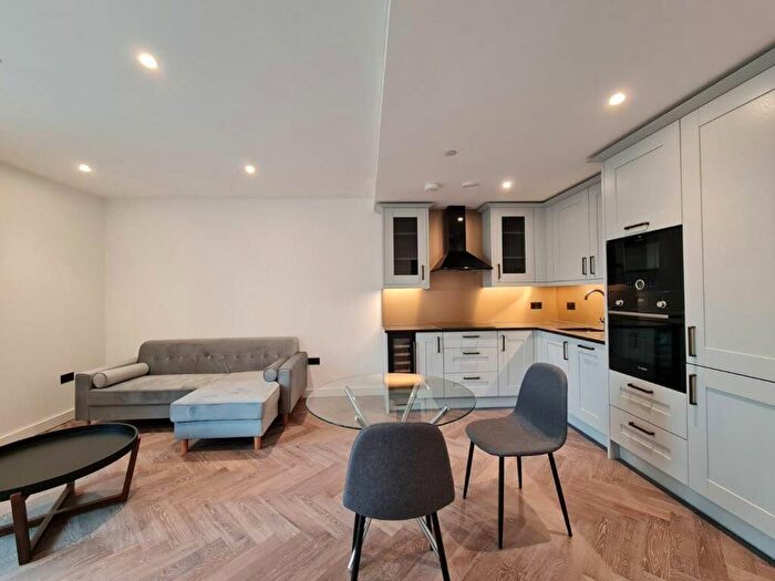 1 Bedroom Flat To Rent In Merino Gardens, London, E1W