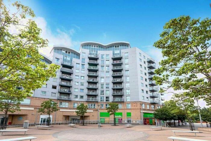 2 Bedroom Flat To Rent In Alencon Link, Basingstoke, Hampshire, RG21