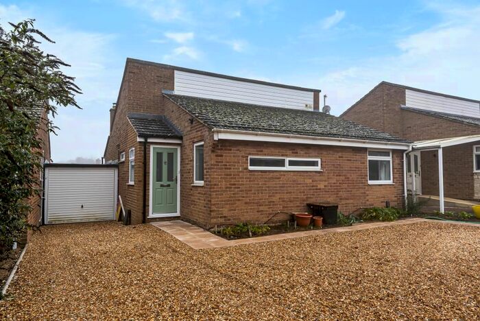 3 Bedroom Bungalow To Rent In Yarnton, Oxfordshire, OX5
