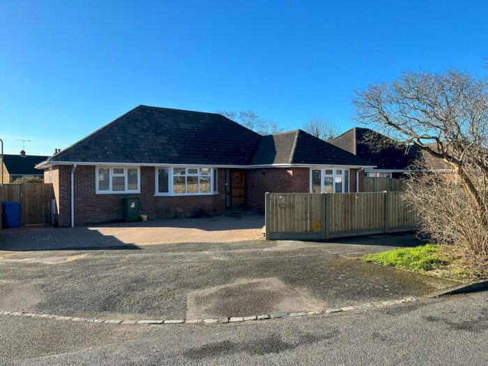 3 Bedroom Bungalow To Rent In Ascot, SL5