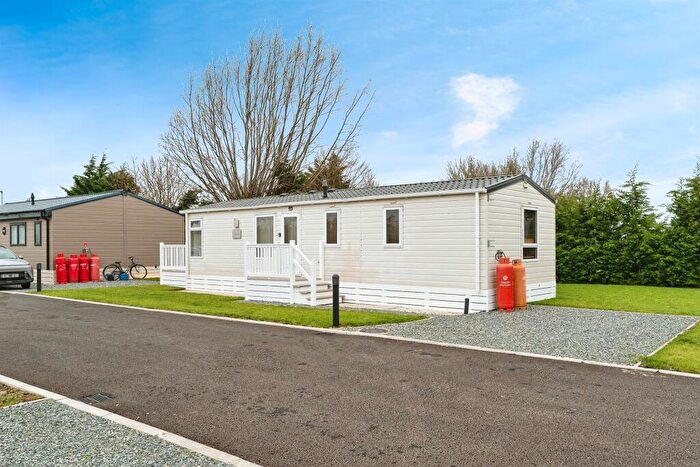 2 Bedroom Park Home For Sale In New River Bank, Littleport, Ely, CB7