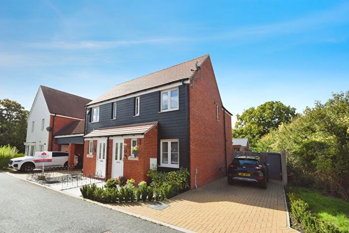 2 Bedroom Semi-Detached House For Sale In Elder Close, Chelmsford, CM1