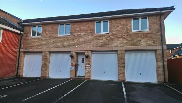 2 Bedroom Property To Rent In Padstow Road, Swindon, SN2