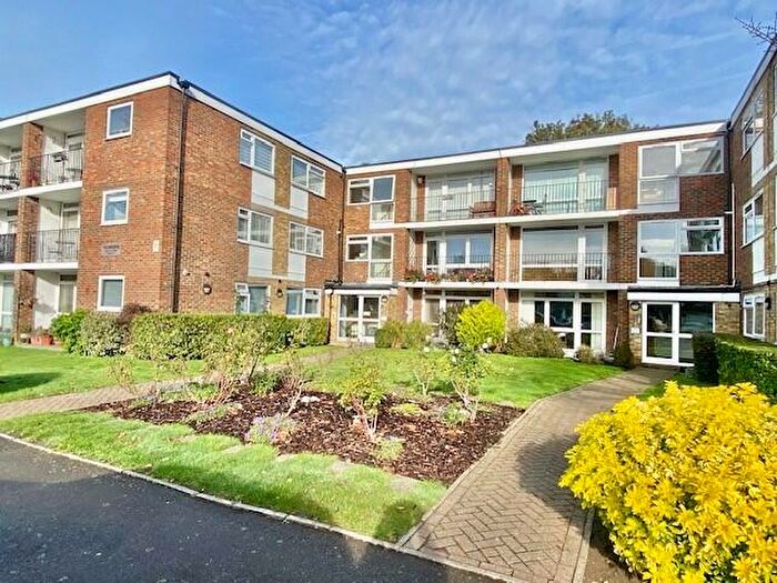 1 Bedroom Flat For Sale In Court Downs Road, Beckenham, BR3