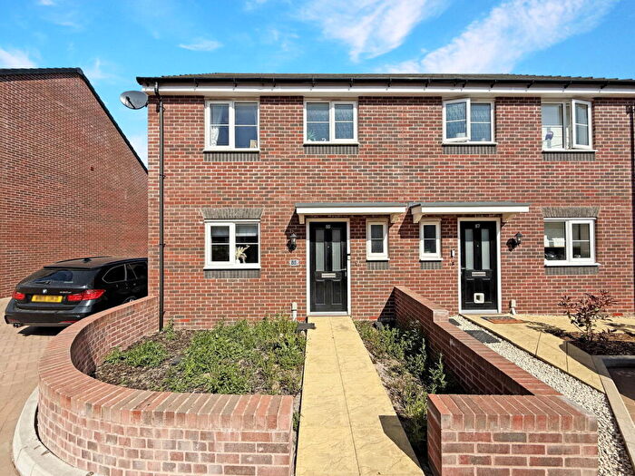 3 Bedroom Semi-Detached House For Sale In Flint Crescent, Westbury, BA13