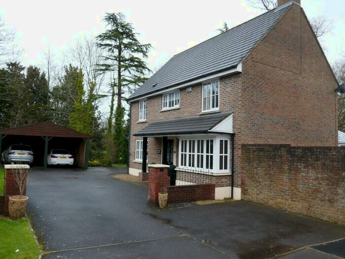5 Bedroom Detached House To Rent In Oakridge Park, Yeovil, BA21