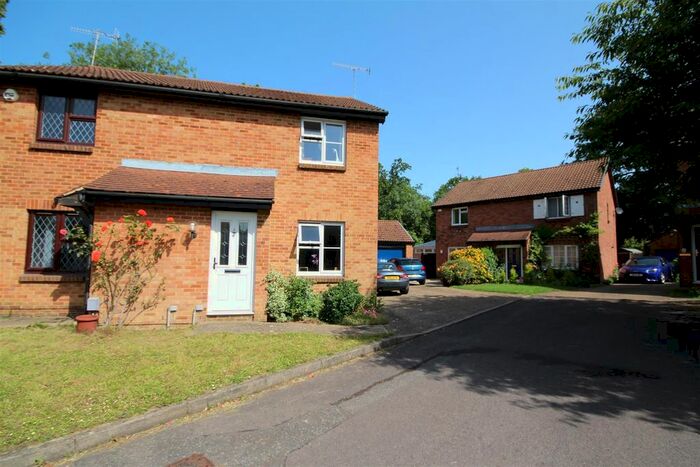 2 Bedroom Property To Rent In Wells Road, Guildford, GU4