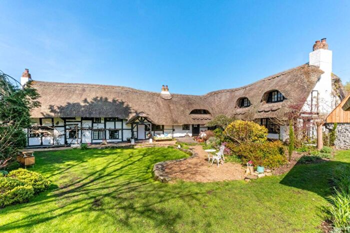 5 Bedroom Detached House For Sale In Alleyns Lane, Cookham Dean, Maidenhead, SL6