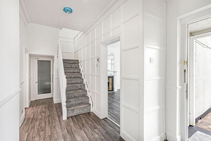 4 Bedroom Semi-Detached House To Rent In Midhurst Avenue, Westcliff-On-Sea, SS0