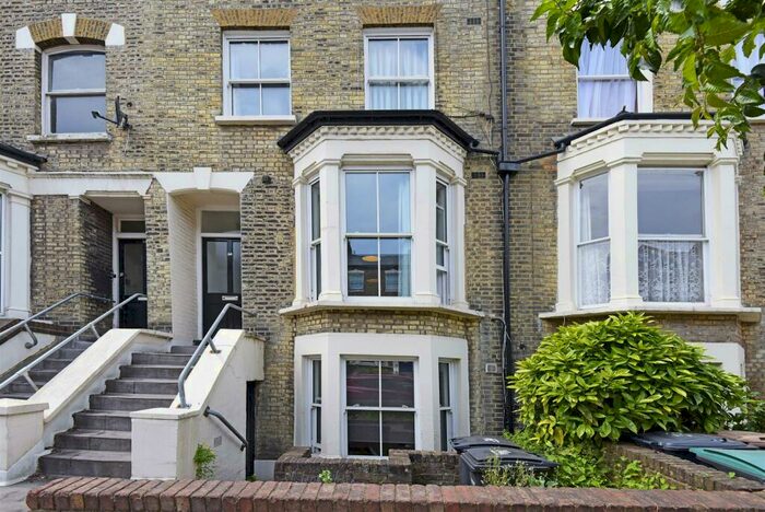 2 Bedroom Flat To Rent In Woodstock Road, Finsbury Park, N4