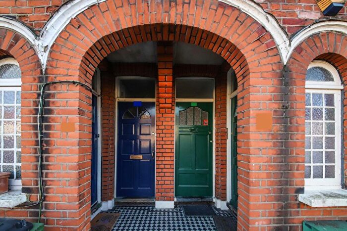 2 Bedroom Maisonette To Rent In Bramshot Avenue, Charlton, SE7