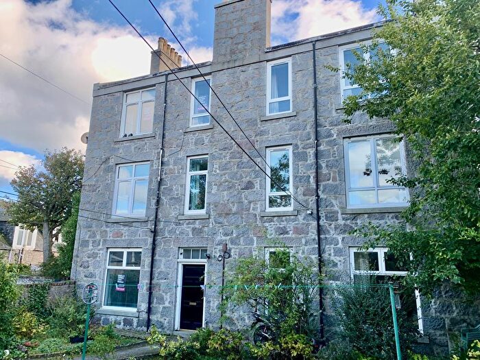 2 Bedroom Flat To Rent In Mount Street., Top Floor Left, Aberdeen, AB25
