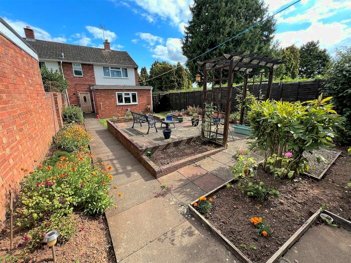 3 Bedroom End Of Terrace House For Sale In Knights Way, Newent, GL18