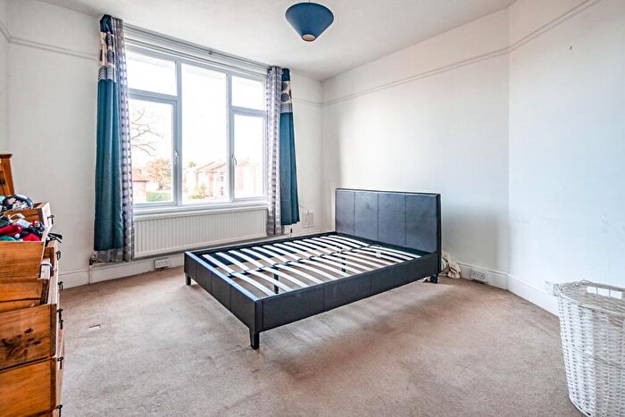 2 Bedroom Apartment To Rent In Felpham, PO22