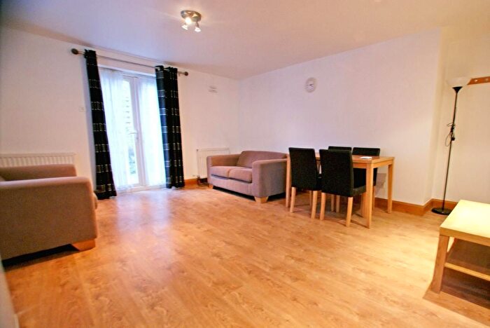2 Bedroom Flat To Rent In Larnach Road, London, W6