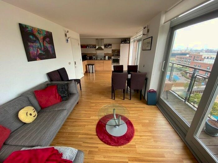 3 Bedroom Flat To Rent In John Harrison Way, Holly Court John Harrison Way, SE10