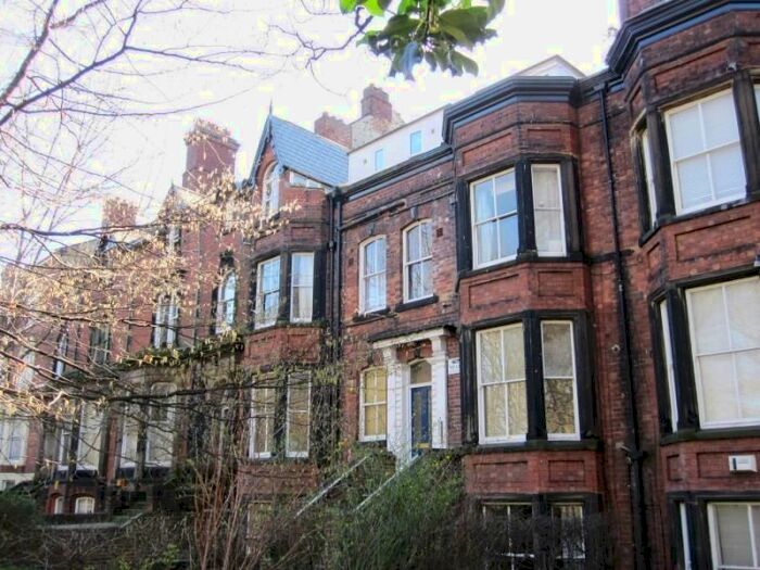 1 Bedroom Flat To Rent In Park Court, Moorland Road, Hyde Park, Leeds, LS6