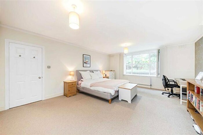 2 Bedroom Flat For Sale In Shooters Hill Road, Blackheath, SE3