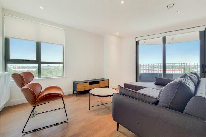 2 Bedroom Apartment To Rent In Green Street, London, NW10