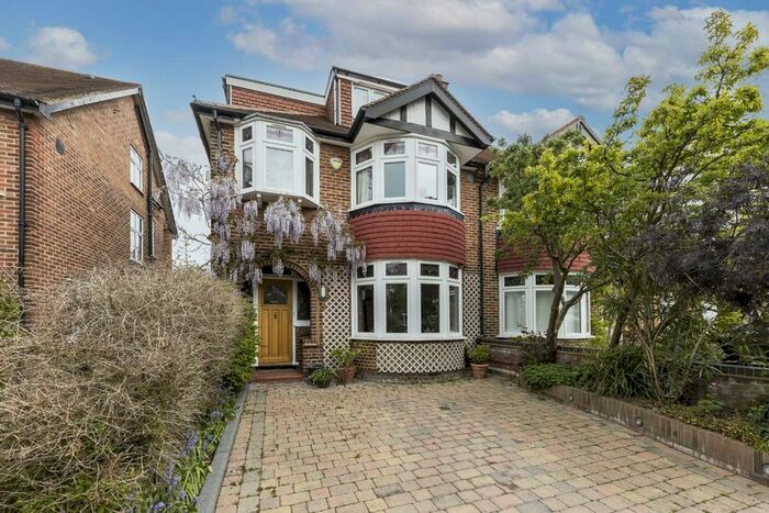5 Bedroom Semi-Detached House To Rent In Mulgrave Road, London, W5