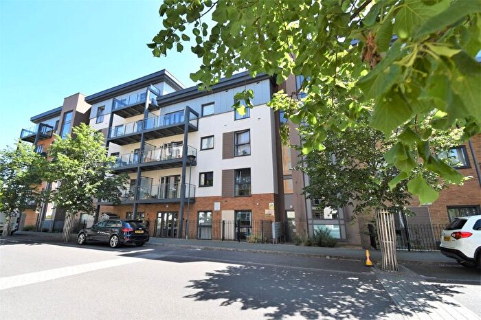 2 Bedroom Flat To Rent In Clovelly Court, West Drayton, Middlesex, UB7