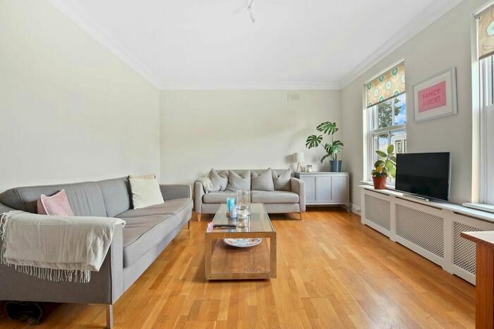 2 Bedroom Flat To Rent In Groveway, London, SW9