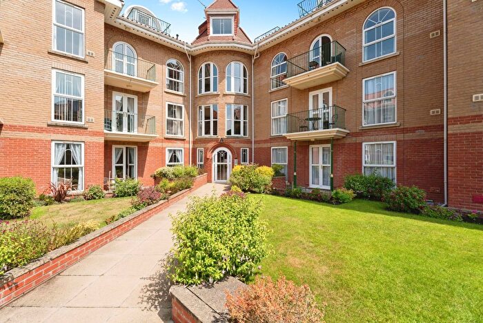 2 Bedroom Flat For Sale In Richmond Court Gardens, Colne Road, Cromer, Norfolk, NR27