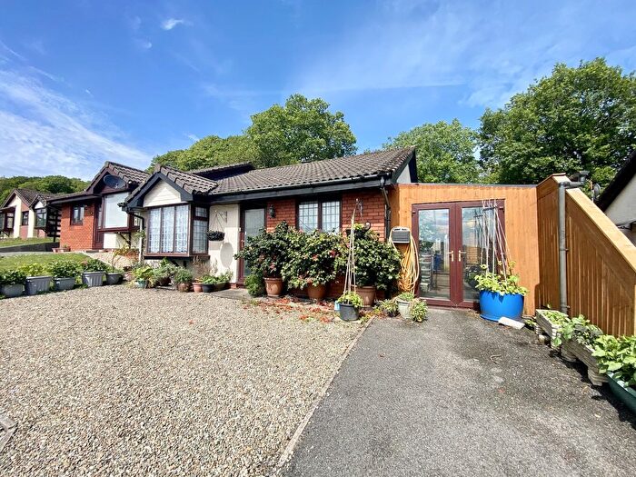 3 Bedroom Semi-detached House For Sale In Brunner Drive, Clydach, Swansea, City And County Of Swansea., SA6