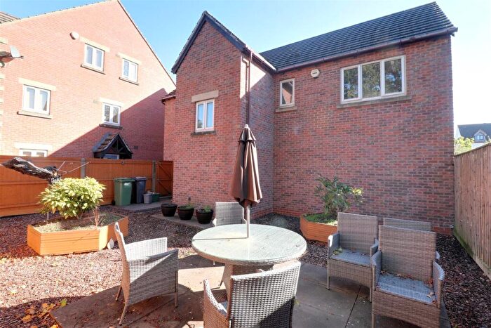 2 Bedroom Coach House For Sale In Court View, Stonehouse, GL10