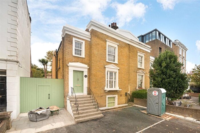 4 Bedroom Flat To Rent In New Cross Road, London, SE14