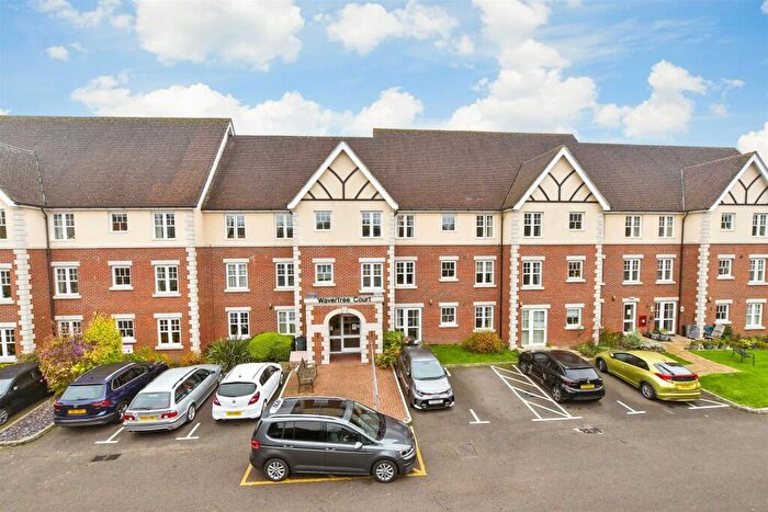 1 Bedroom Flat For Sale In Massetts Road, Horley, Surrey, RH6