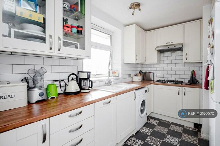 2 Bedroom Flat To Rent In Mornington Street, London, NW1