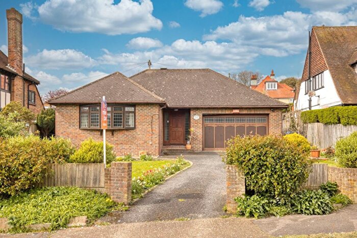 3 Bedroom Bungalow For Sale In Castle Avenue, Broadstairs, Kent, CT10