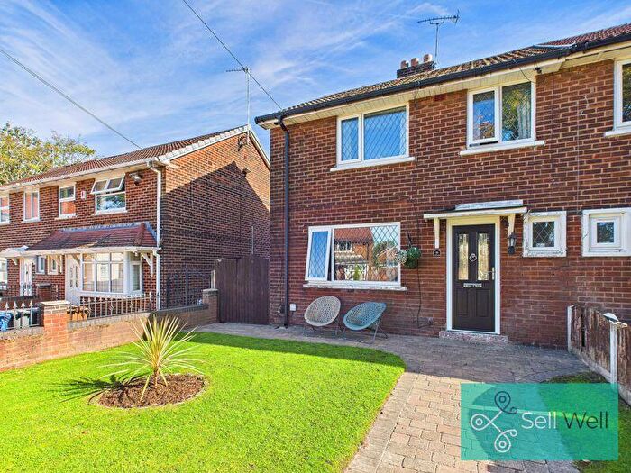 3 Bedroom End Of Terrace House For Sale In Grosvenor Close, Worsley, Manchester, M28