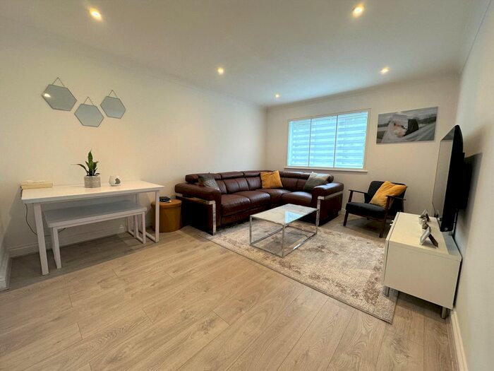 1 Bedroom Flat To Rent In Hickory Close, London, N9